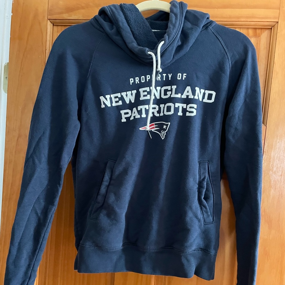 Ladies New England Patriots Sweatshirt